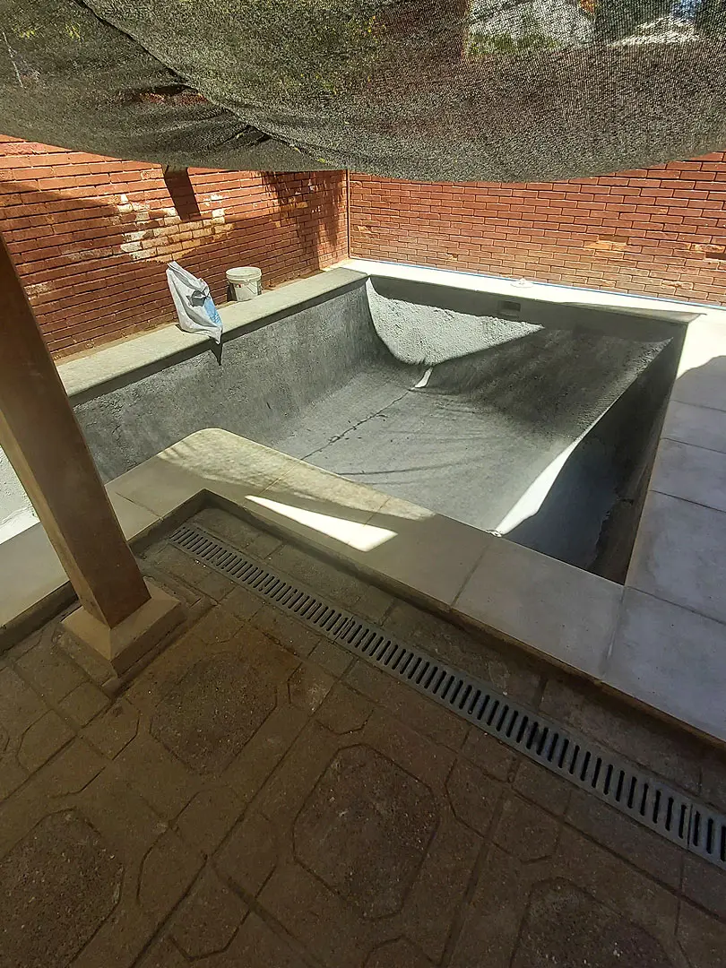 Diseño, ingeniería y construcción piscina de hormigón